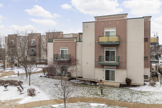 Lion's Gate at Grandview in Madison, WI - Foto de edificio - Building Photo