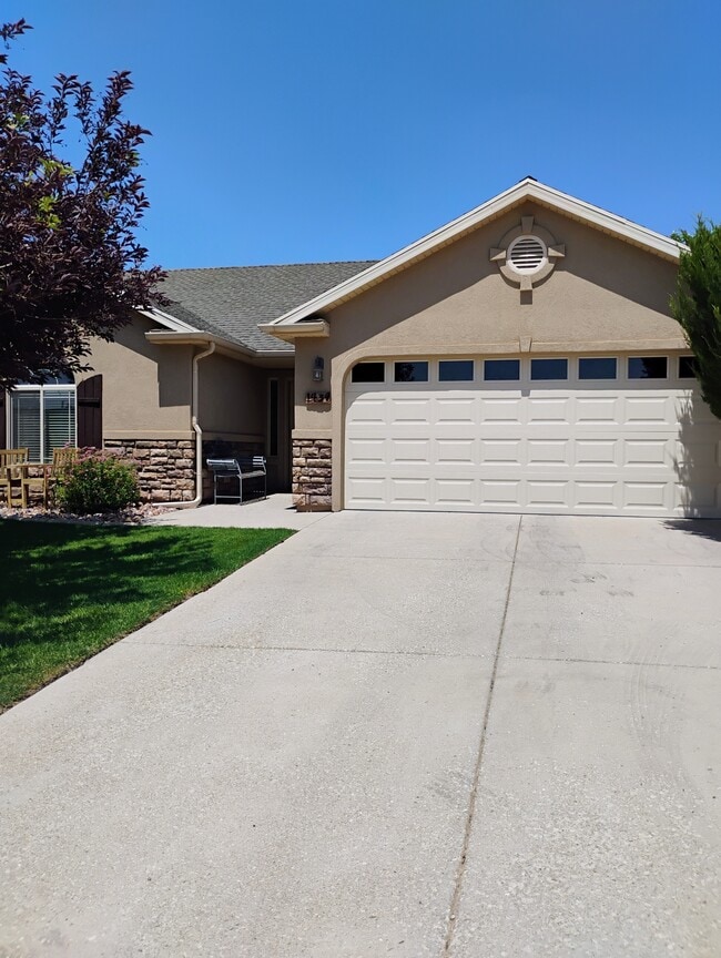 property at 1439 S Northern Vw Dr