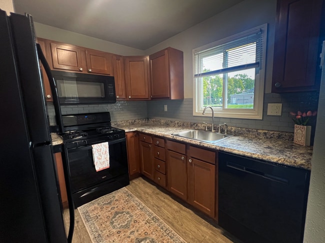 Parkview Townhomes in Columbus, IN - Foto de edificio - Building Photo