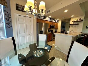 10337 Heritage Bay Blvd in Naples, FL - Foto de edificio - Building Photo