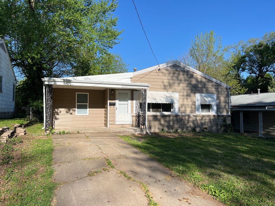 1519 S Missouri Ave in Springfield, MO - Building Photo