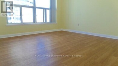 24 Wellesley St W in Toronto, ON - Building Photo - Building Photo