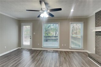 1595 Thoreau Dr in Suwanee, GA - Building Photo - Building Photo