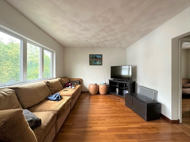 65 Boston Ave, Unit 65 in Somerville, MA - Foto de edificio - Building Photo