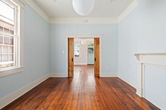 2015 Kerlerec St, Unit 2015 in New Orleans, LA - Foto de edificio - Building Photo