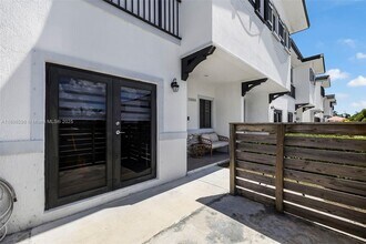 13353 SW 250th Terrace in Princeton, FL - Building Photo - Building Photo
