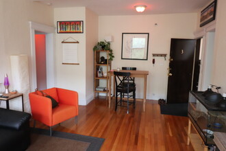 1959 Commonwealth Ave, Unit 3 in Boston, MA - Building Photo - Building Photo
