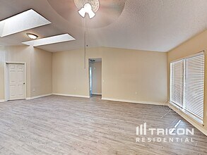 6815 Hillside Peak in San Antonio, TX - Building Photo - Building Photo