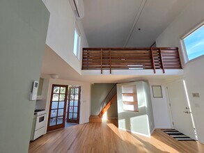 2417 4th St, Unit 2417 ½ 4th St in Santa Monica, CA - Building Photo - Building Photo