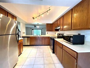 4006 Huxford Ct in Tampa, FL - Building Photo - Building Photo