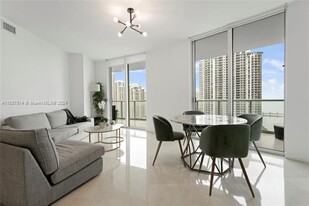 300 S Biscayne Blvd, Unit T-1608 in Miami, FL - Building Photo - Building Photo