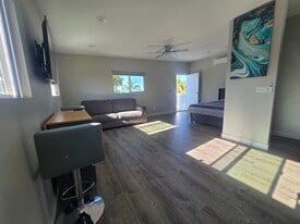 6682 Maury Dr in San Diego, CA - Building Photo