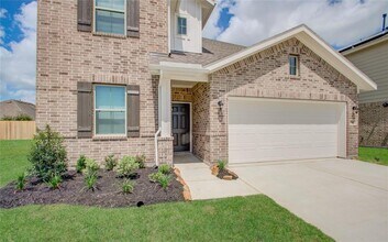 8411 Baywatch Cir in Mont Belvieu, TX - Foto de edificio - Building Photo