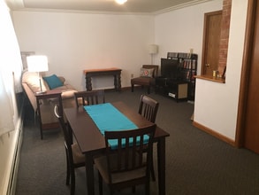 623 E University Ave in Laramie, WY - Foto de edificio - Building Photo