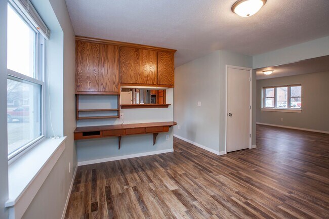 1020 N 10th St in Manhattan, KS - Building Photo - Building Photo