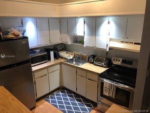 18815 NW 62nd Ave-Unit -208 in Hialeah, FL - Building Photo - Building Photo