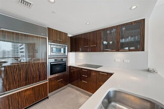 6801 Collins Ave, Unit 1203 in Miami Beach, FL - Building Photo - Building Photo