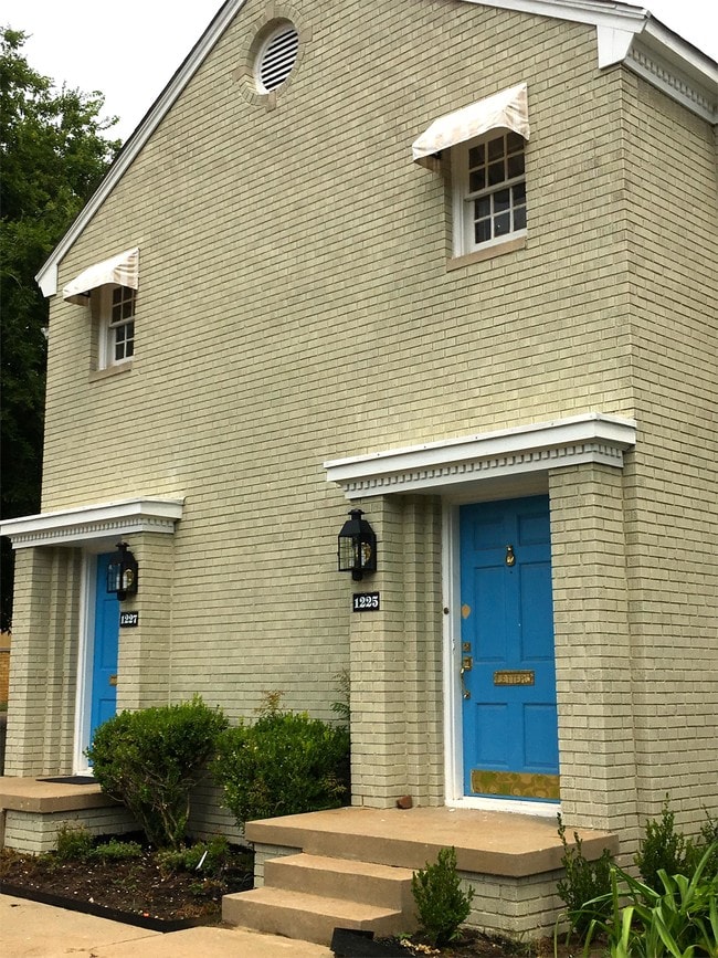 property at 1225 NW 38th St