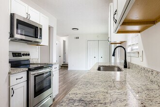 5450 Loch Lomond Rd in Memphis, TN - Building Photo - Building Photo