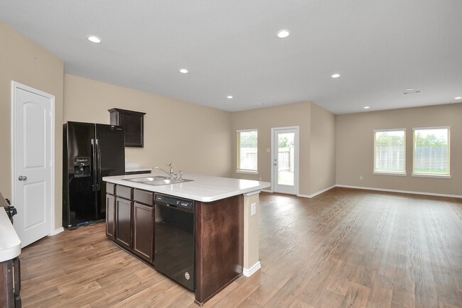 property at 5415 Dover Ter Wy