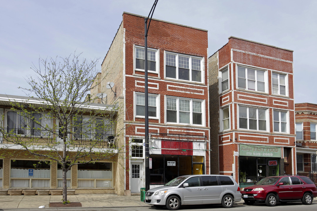 3742 W Montrose Ave in Chicago, IL - Building Photo