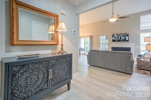 20105 Henderson Rd in Cornelius, NC - Building Photo