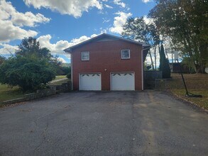 21 Pilipinas Dr in Waynesville, NC - Building Photo - Building Photo