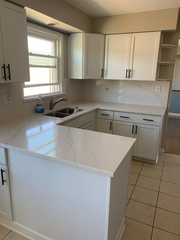 764 Holiday Ln in Des Plaines, IL - Foto de edificio - Building Photo