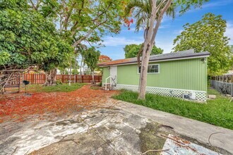 195 SW 50th Ave in Coral Gables, FL - Building Photo - Building Photo