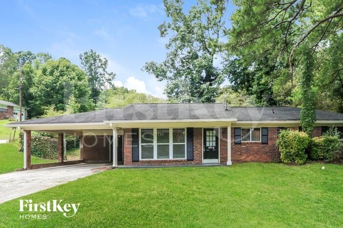 2206 Fairway Cir SW in Atlanta, GA - Foto de edificio