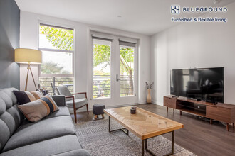 375 N La Cienega Blvd in West Hollywood, CA - Building Photo - Building Photo