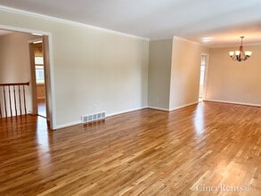 6463 Oldbarn Ct in Cincinnati, OH - Foto de edificio - Building Photo