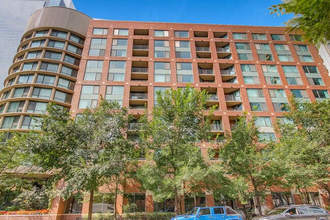 property at 480 N McClurg Ct