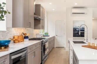 9619 Thorsk St, Unit Unit A in Bothell, WA - Building Photo - Building Photo