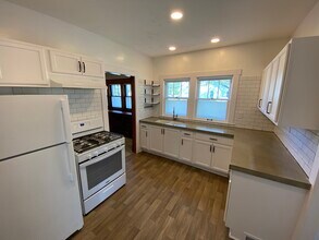 324 Paine Ave, Unit Downstairs in Toledo, OH - Building Photo - Building Photo