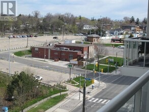 3865 Lake Shore Blvd W in Toronto, ON - Building Photo - Building Photo