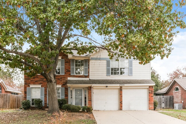 property at 2333 Cromwell Dr