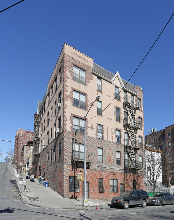 213 Jamaica Ave in Brooklyn, NY - Building Photo