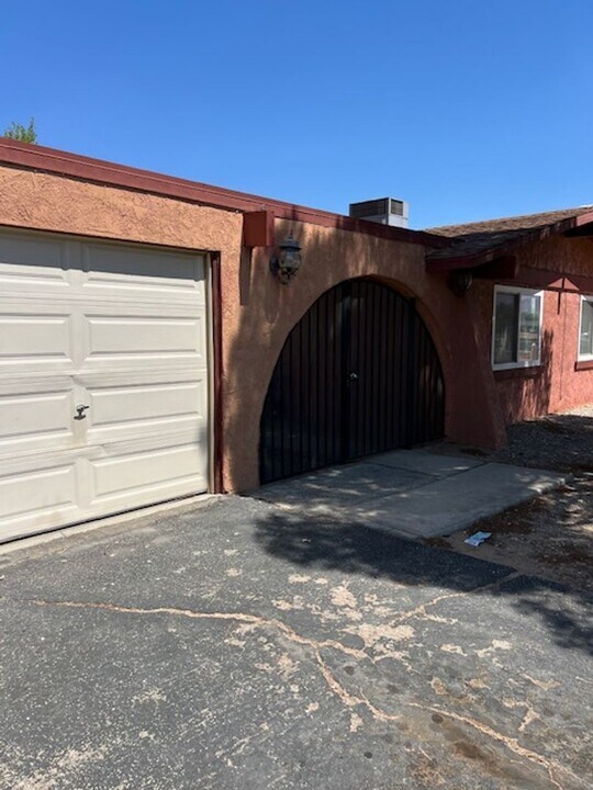 13625 Rancherias Rd in Apple Valley, CA - Building Photo