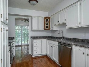 3060 Parkwild Dr in Bettendorf, IA - Building Photo - Building Photo