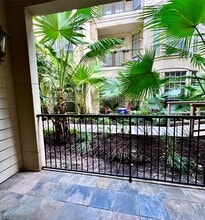 5353 Memorial Dr in Houston, TX - Foto de edificio - Building Photo