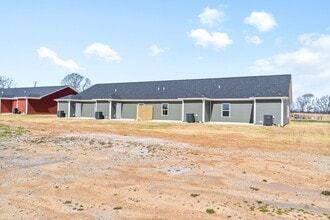 9540 Russellville Rd in Guthrie, KY - Building Photo - Building Photo