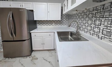 2500 Harn Blvd in Clearwater, FL - Building Photo - Building Photo