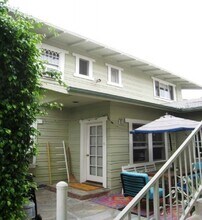 1800-1802 1/2 N Kenmore Ave in Los Angeles, CA - Building Photo - Building Photo