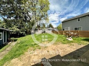 11509 SE Main St in Portland, OR - Building Photo - Building Photo