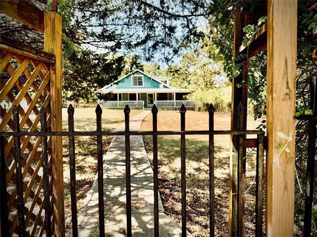 491 Stagecoach Trail in Denison, TX - Foto de edificio