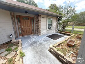 6620 Forest Trail Cir in Beaumont, TX - Building Photo - Building Photo