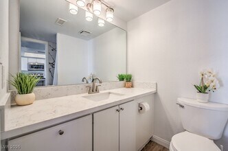 3823 S Maryland Pkwy in Las Vegas, NV - Building Photo - Building Photo