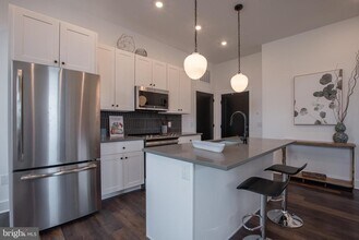 2940 W Thompson St in Philadelphia, PA - Building Photo - Building Photo