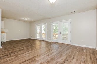 512 Old Fort Dr in Ladson, SC - Building Photo - Building Photo